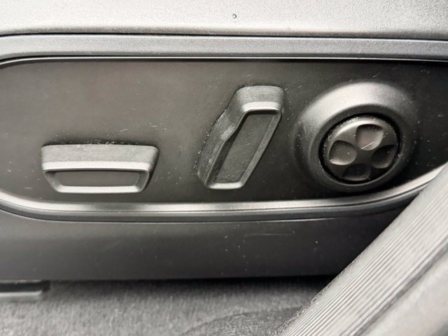 Used 2023 Jeep Grand Cherokee L Limited AWD/4WD image 28