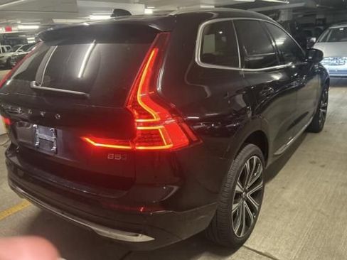 Used 2023 Volvo XC60 B5 Ultimate w/ Climate Package AWD/4WD image 4