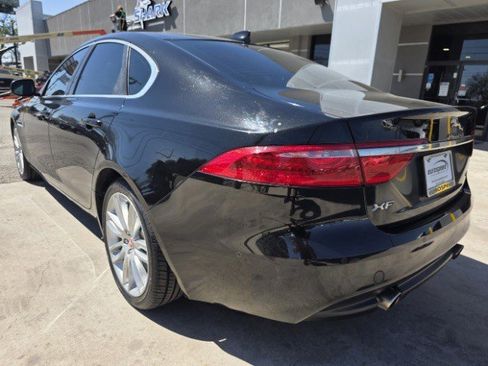 Used 2018 Jaguar XF Prestige image 8