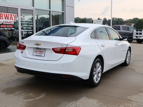 Certified 2025 Chevrolet Malibu LT FWD image 3