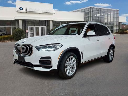 Certified 2023 BMW X5 xDrive40i w/ Parking Assistance Package AWD/4WD image 1