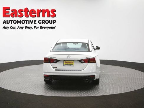 Used 2023 Nissan Altima 2.5 SR FWD image 38