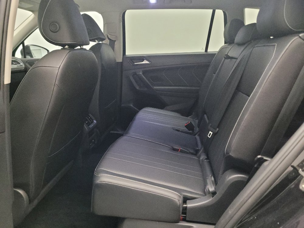 Used 2023 Volkswagen Tiguan SE w/ Panoramic Sunroof Package FWD image 18