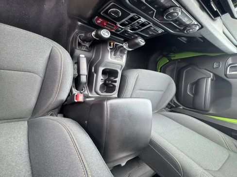 Used 2025 Jeep Wrangler Unlimited Sport AWD/4WD image 23