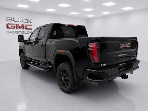 Used 2024 GMC Sierra 2500 AT4 AWD/4WD image 8