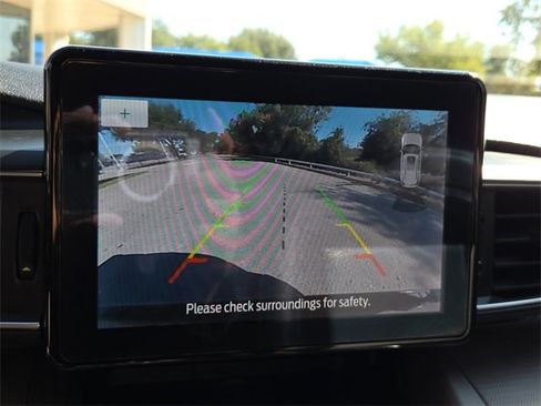 Used 2022 Ford Explorer XLT w/ Equipment Group 202A image 20