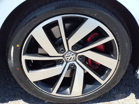 Used 2019 Volkswagen Jetta GLI FWD image 9