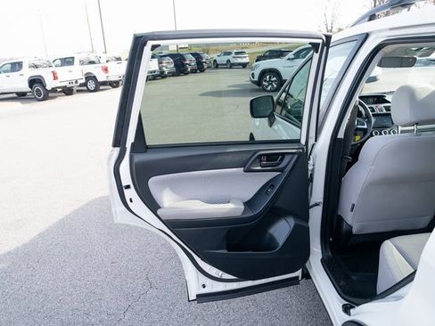 Used 2018 Subaru Forester 2.5i Premium image 12