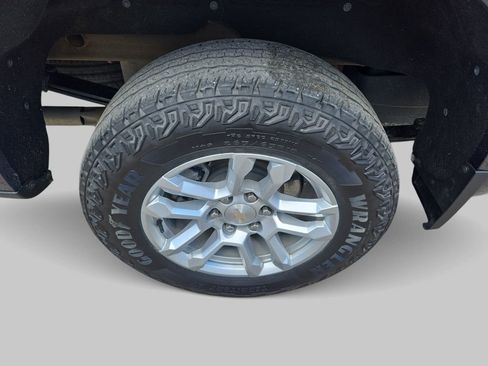 Used 2022 Chevrolet Silverado 1500 LT AWD/4WD image 32