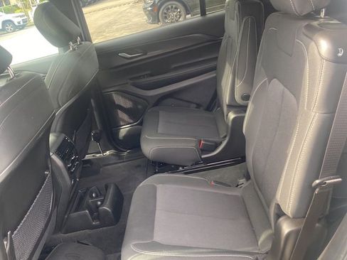 Used 2025 Jeep Grand Cherokee L Laredo AWD/4WD image 12