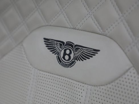 Certified 2022 Bentley Bentayga AWD/4WD image 33