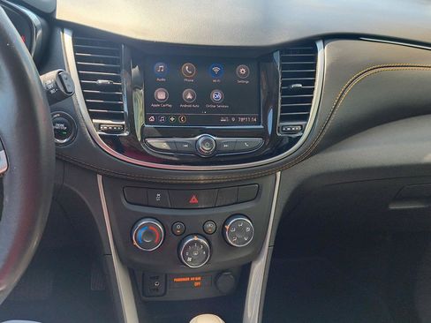 Used 2022 Chevrolet Trax LT w/ LT Convenience Package AWD/4WD image 21