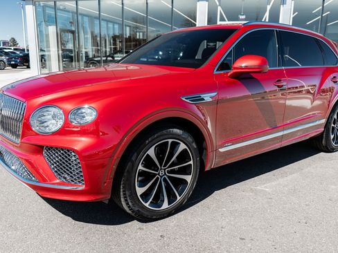 Certified 2024 Bentley Bentayga Extended Wheelbase AWD/4WD image 21