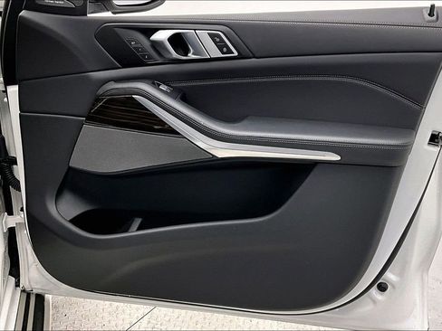 Used 2025 BMW X7 xDrive40i image 19