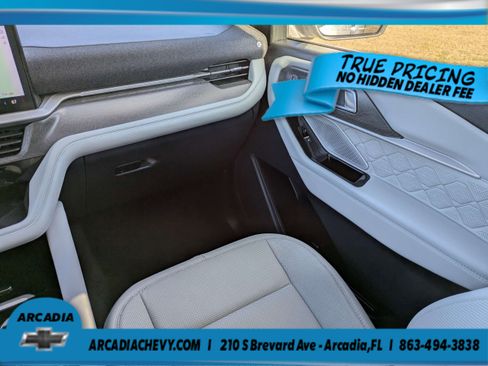 Used 2025 Ford Explorer Platinum w/ Ultimate Package AWD/4WD image 19