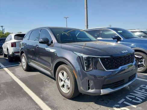 Certified 2025 Kia Sorento LX FWD image 1