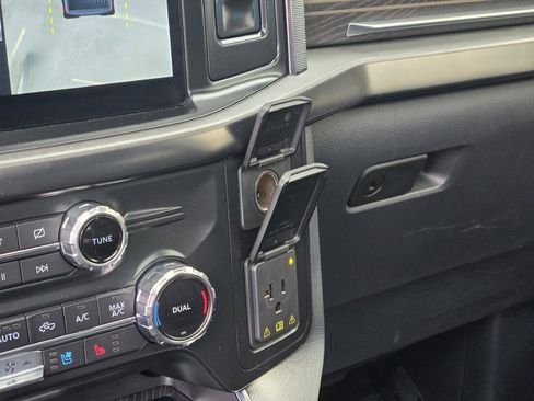 Certified 2022 Ford F150 Platinum w/ Equipment Group 701A High image 28