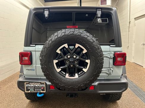 Used 2024 Jeep Wrangler Unlimited Rubicon 4xe w/ Technology Group AWD/4WD image 3