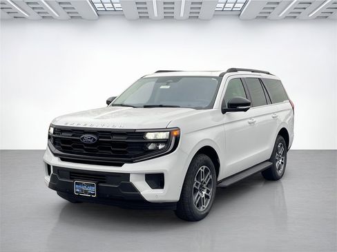 New 2025 Ford Expedition Active image 7