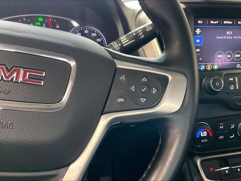Used 2024 GMC Terrain SLT AWD/4WD image 9