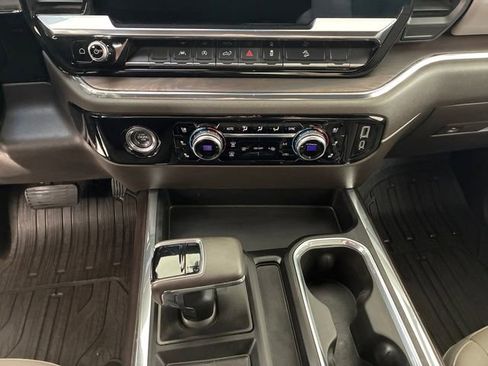 Used 2023 GMC Sierra 1500 SLT w/ SLT Premium Package AWD/4WD image 21