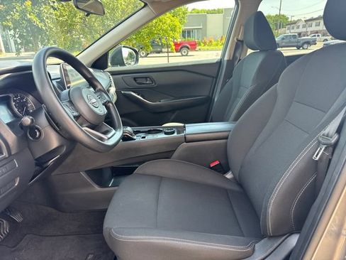 Used 2024 Nissan Rogue S AWD/4WD image 14