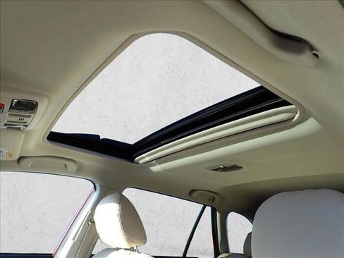 Used 2017 Subaru Outback 3.6R Limited image 10