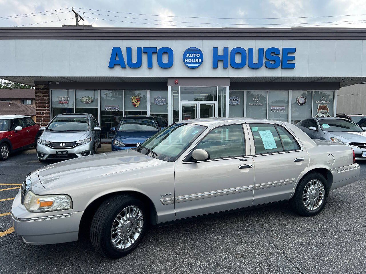 Used 2010 Mercury Grand Marquis LS RWD image 1