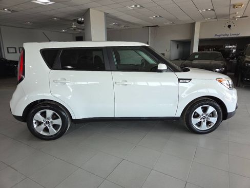 Used 2018 Kia Soul FWD image 8