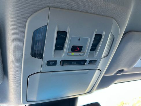 Certified 2025 Toyota Highlander XLE image 30