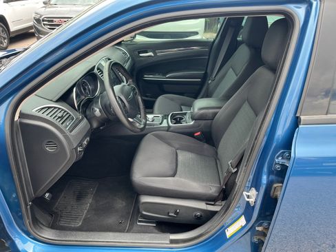 Used 2020 Chrysler 300 Touring w/ Sport Appearance Package RWD image 14