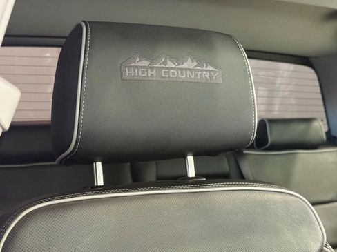 Used 2017 Chevrolet Silverado 1500 High Country image 26