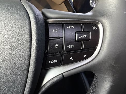 Certified 2023 Lexus ES 250 w/ Premium Package AWD/4WD image 19