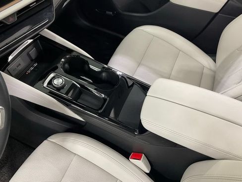 Used 2024 Buick Envision Avenir AWD/4WD image 14