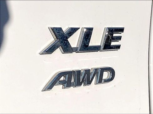 Used 2019 Toyota RAV4 XLE w/ Convenience Package image 27