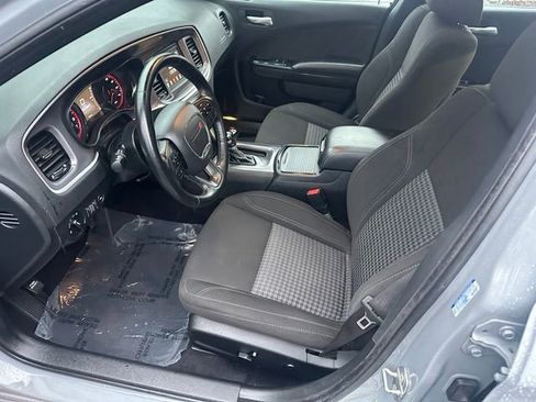 Used 2020 Dodge Charger SXT w/ Blacktop Package RWD image 9