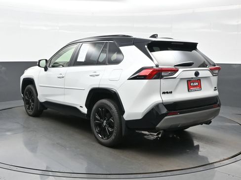 Used 2023 Toyota RAV4 XSE AWD/4WD image 4