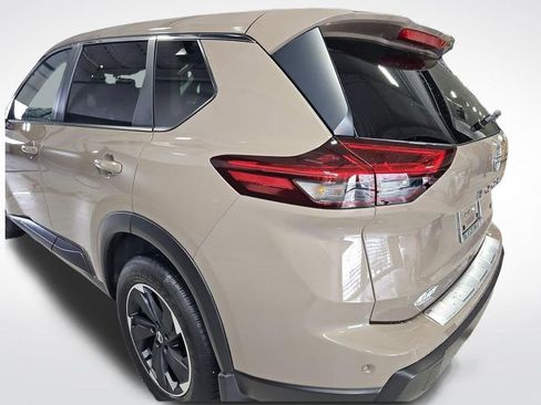 Used 2025 Nissan Rogue SV image 21