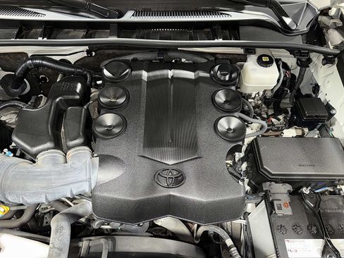 Used 2023 Toyota 4Runner Limited AWD/4WD image 12