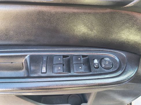 Used 2017 Chevrolet Traverse LT w/ Style and Technology Package FWD image 21