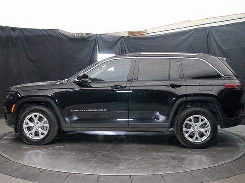 Used 2023 Jeep Grand Cherokee Limited w/ Trailer Tow Prep Group (B) image 9