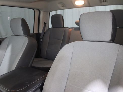 Used 2022 RAM 1500 Classic SLT AWD/4WD image 4