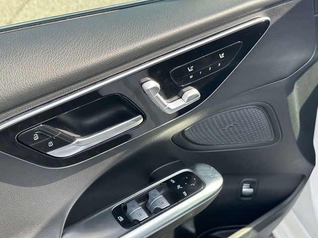 Used 2025 Mercedes-Benz C 300 4MATIC Sedan image 23