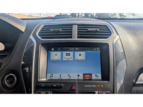 Used 2017 Ford Explorer Sport w/ Equipment Group 401A image 27