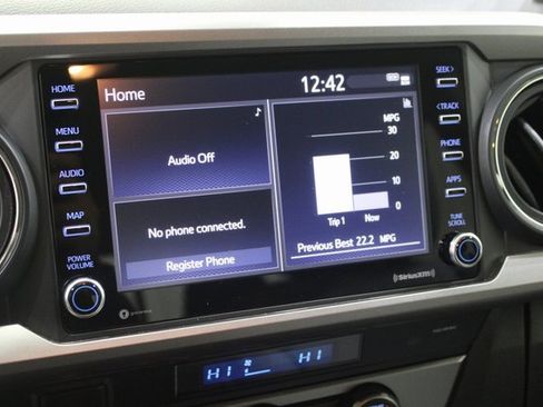 Used 2021 Toyota Tacoma image 12