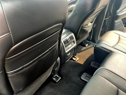 Used 2019 INFINITI QX60 Luxe w/ Essential Package AWD/4WD image 14