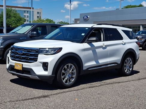 Used 2025 Ford Explorer Active w/ Active Comfort Package AWD/4WD image 5