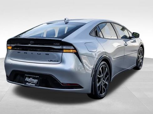 Used 2023 Toyota Prius Prime FWD image 5