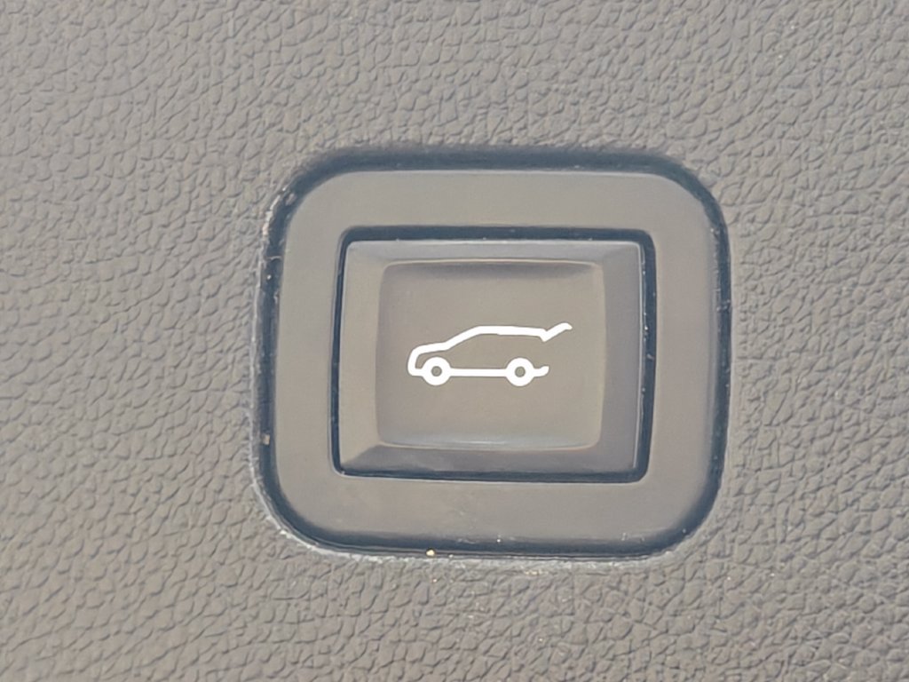 Used 2018 Buick Enclave Avenir w/ Avenir Technology Package AWD/4WD image 38