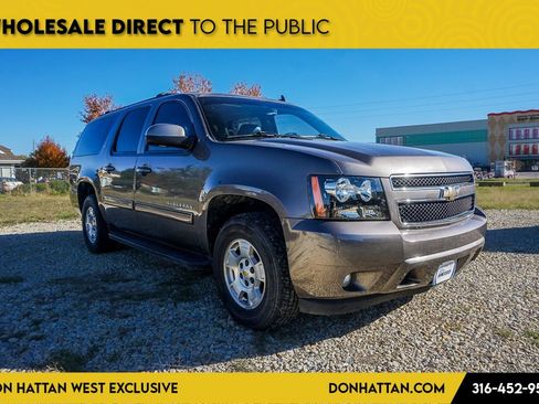 Used 2011 Chevrolet Suburban LT image 34